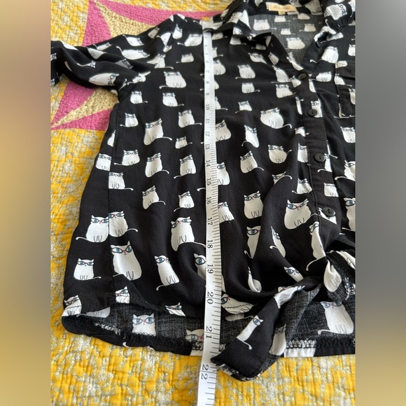 Love Notes Cat Print Black and White Button Down Shirt Tie Front Size M - Picture 9 of 9